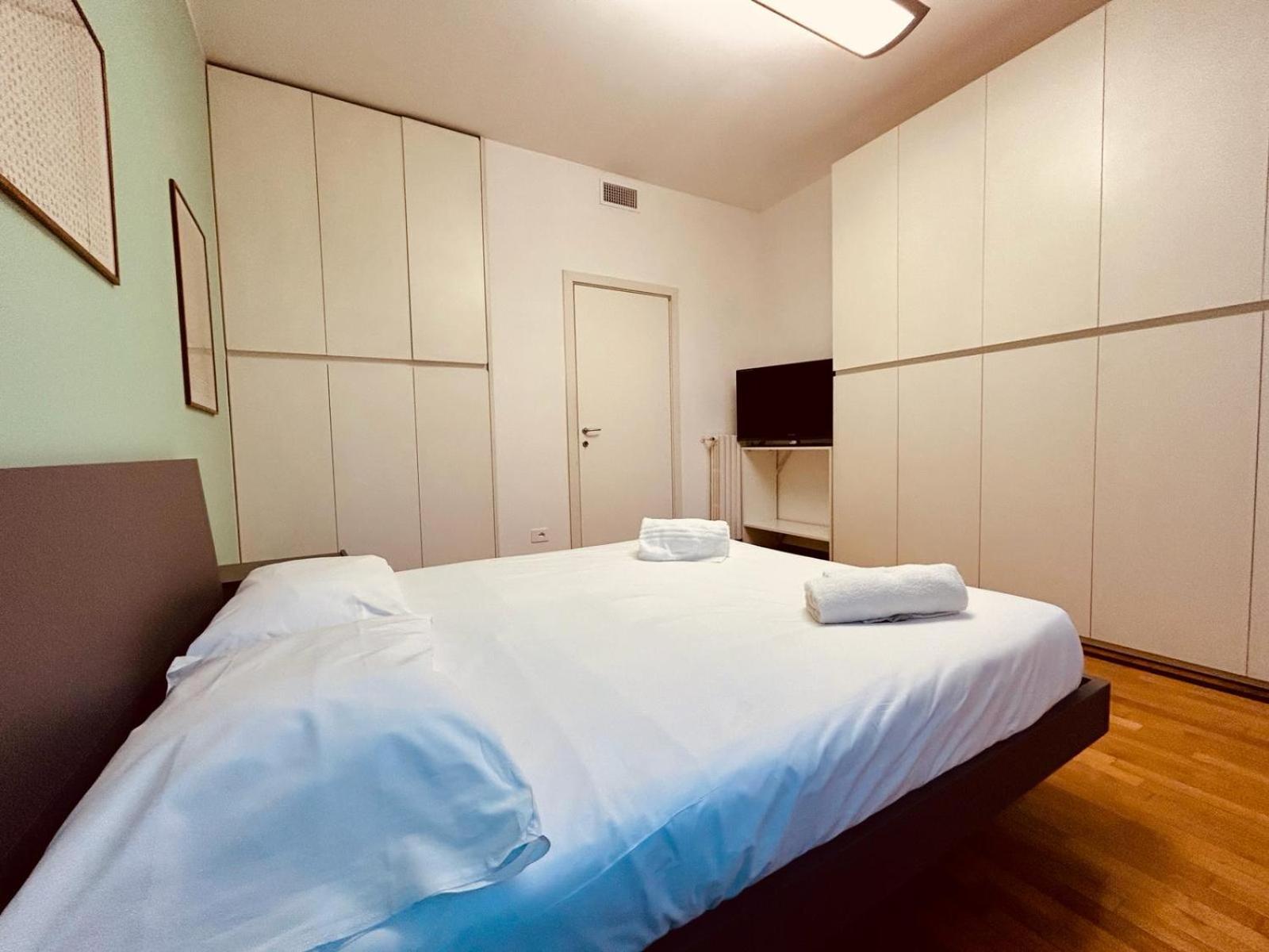 Appartement Kibilu - Via Medaglie D'Oro Centro Citta Con Parcheggio à Varèse Extérieur photo