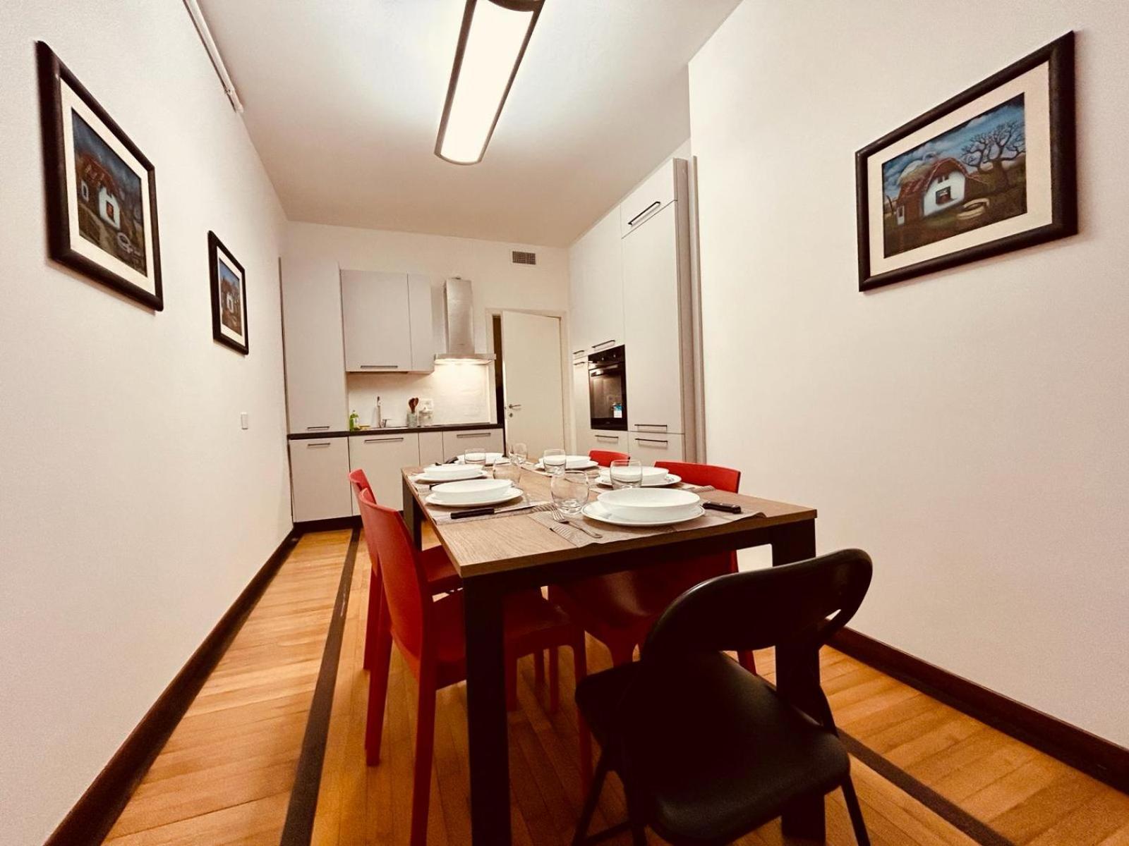 Appartement Kibilu - Via Medaglie D'Oro Centro Citta Con Parcheggio à Varèse Extérieur photo