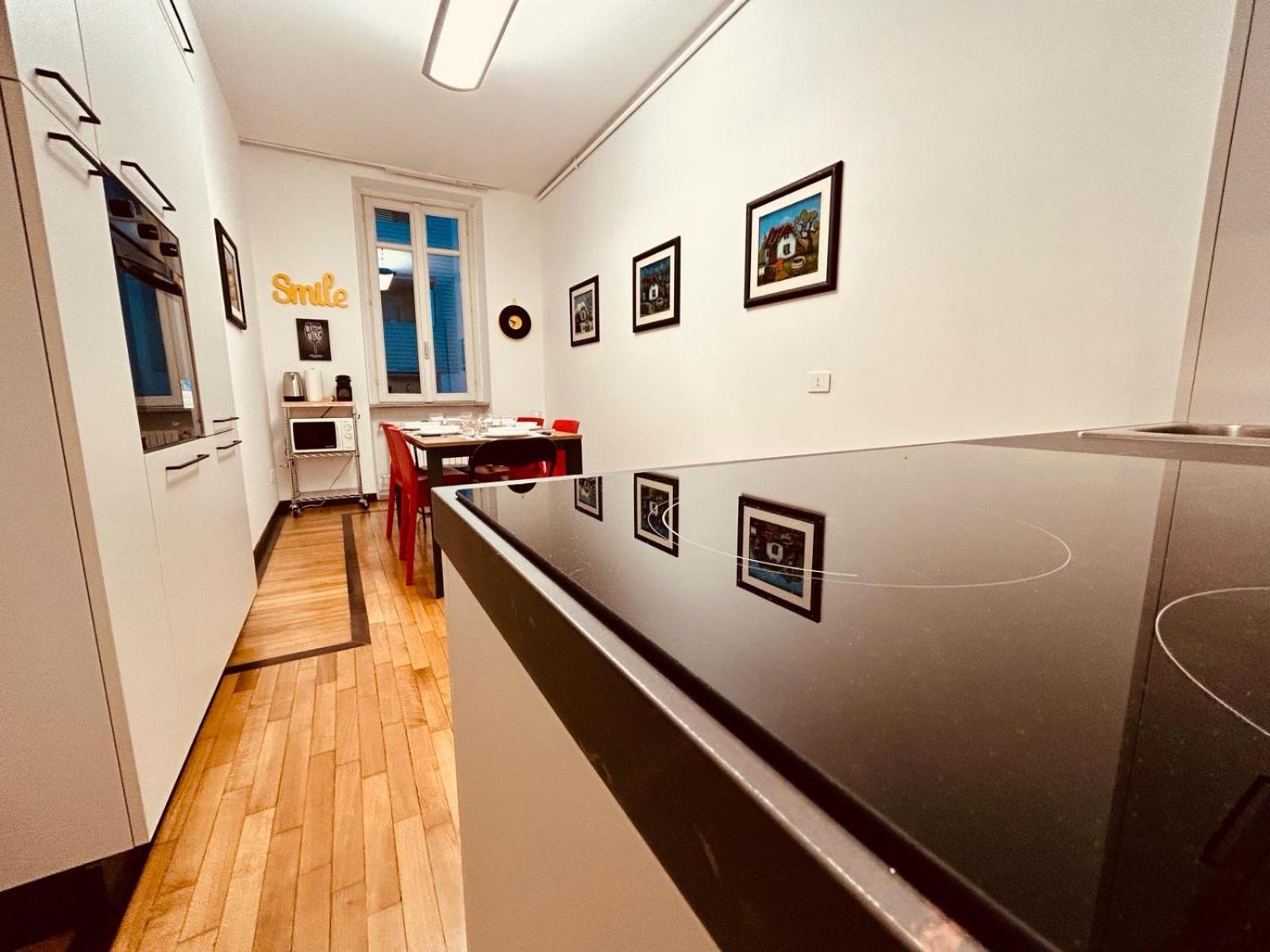 Appartement Kibilu - Via Medaglie D'Oro Centro Citta Con Parcheggio à Varèse Extérieur photo