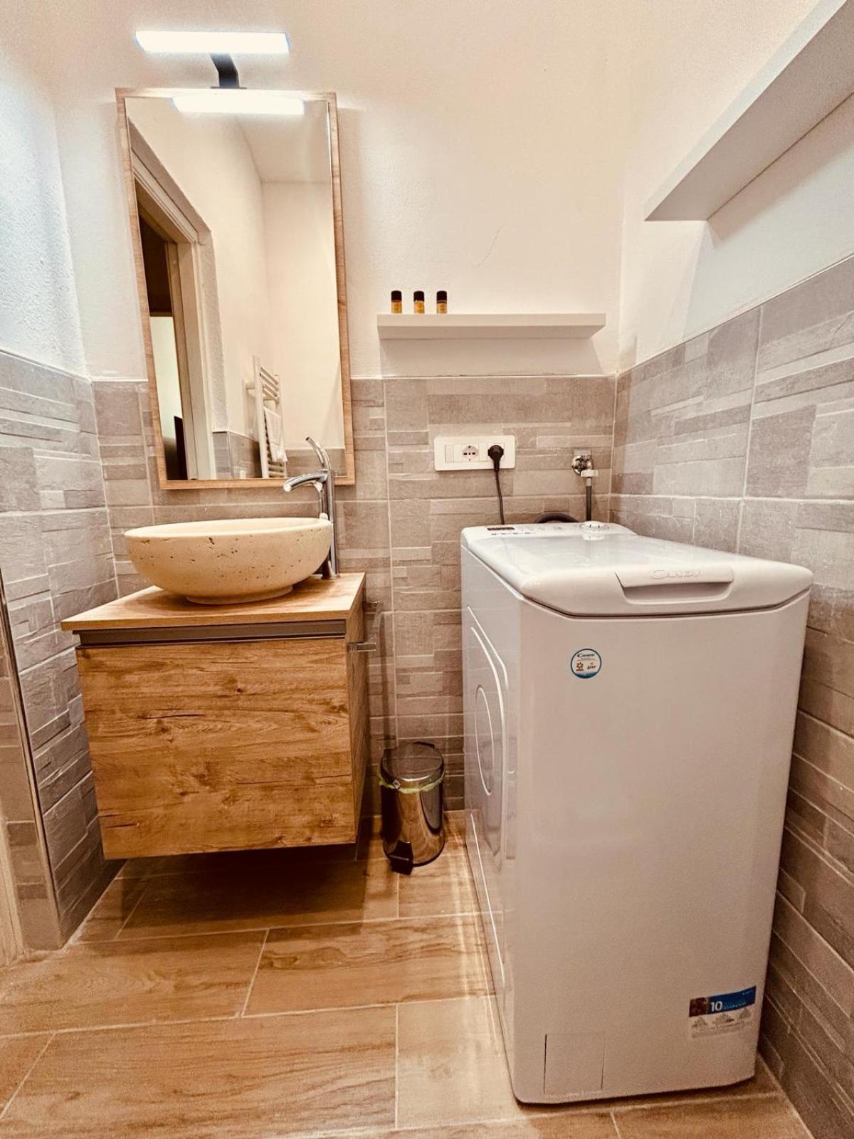 Appartement Kibilu - Via Medaglie D'Oro Centro Citta Con Parcheggio à Varèse Extérieur photo