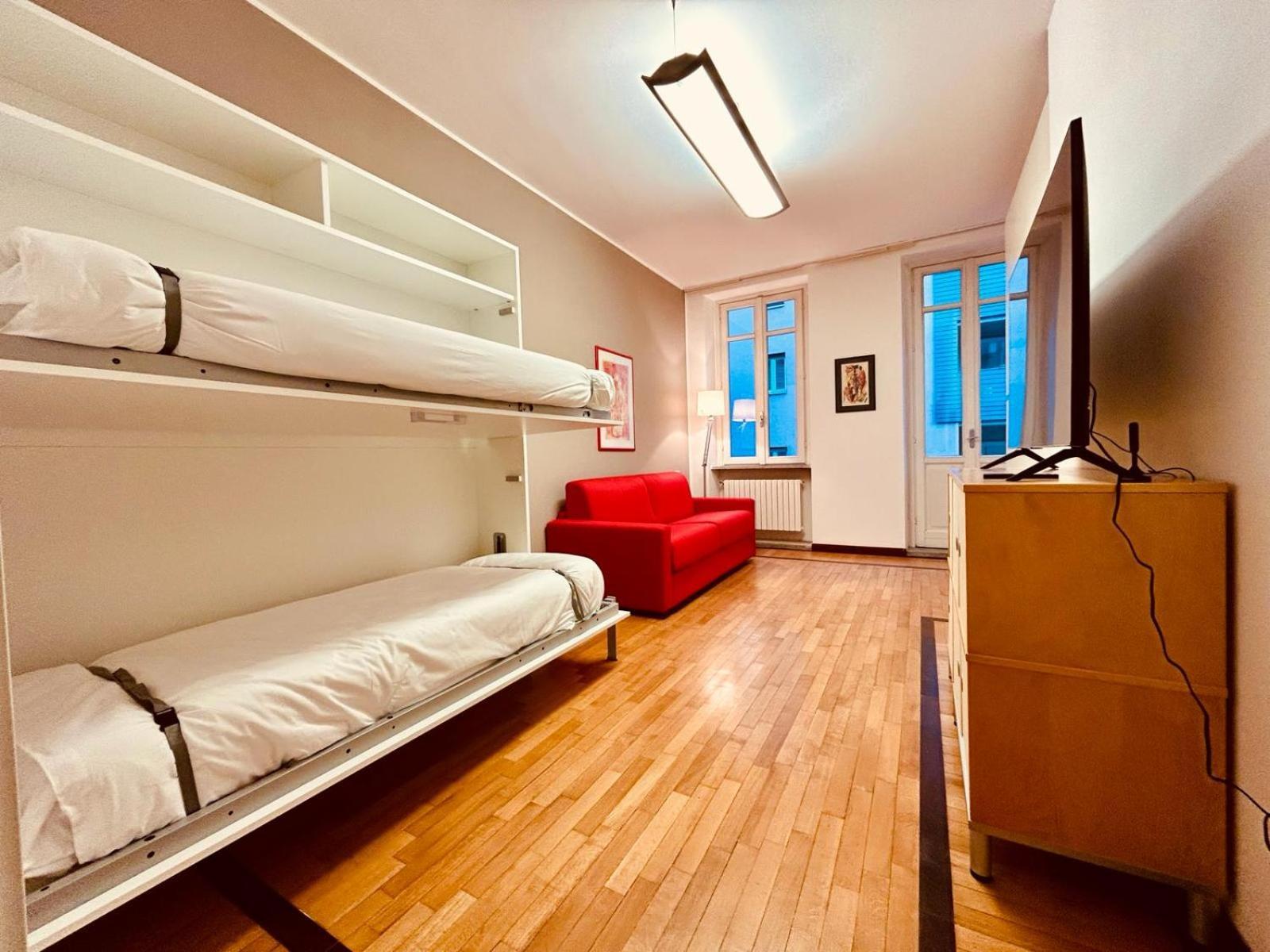 Appartement Kibilu - Via Medaglie D'Oro Centro Citta Con Parcheggio à Varèse Extérieur photo