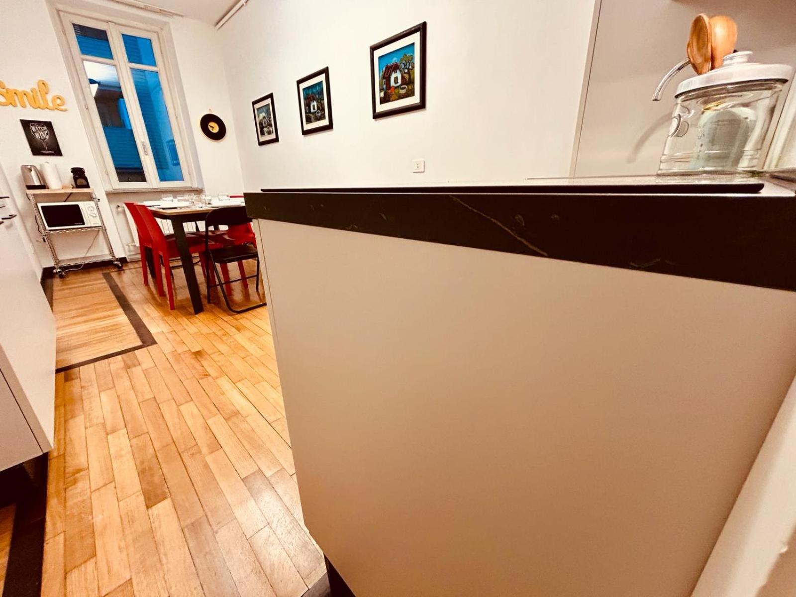 Appartement Kibilu - Via Medaglie D'Oro Centro Citta Con Parcheggio à Varèse Extérieur photo